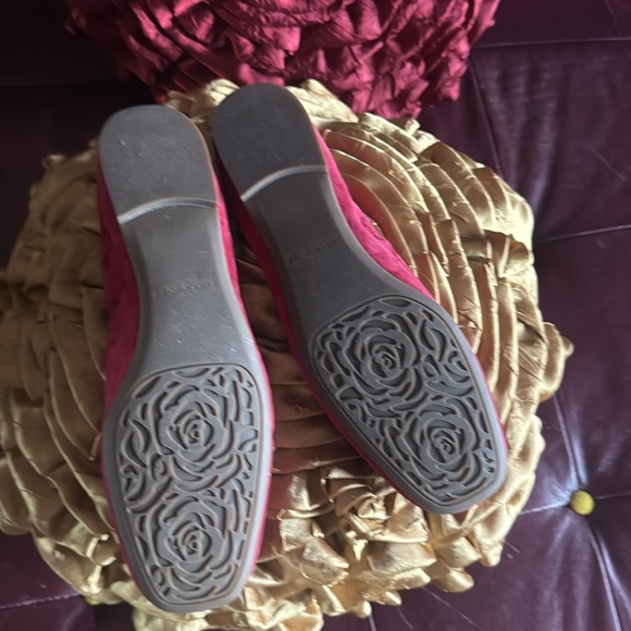 Taryn Rose suede dark red flats, size 8, brand new - Picture 3 of 4